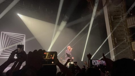 Lauv performing at The Met in Philadelphia on Aug. 19, 2022. 
